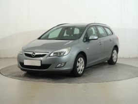 Opel Astra - 2011