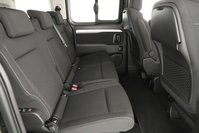 Opel Zafira Life, 2021