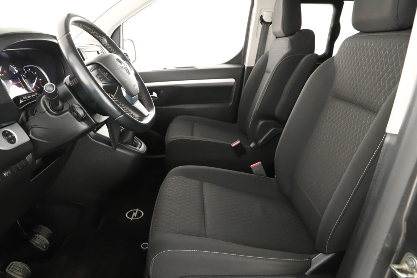 Opel Zafira Life, 2021