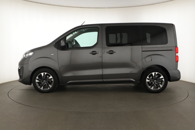 Opel Zafira Life, 2021