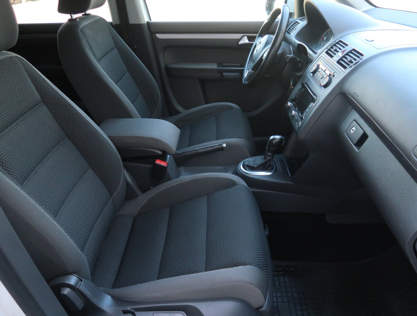 Volkswagen Touran, 2011