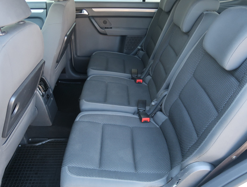 Volkswagen Touran, 2011