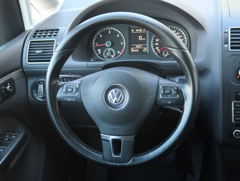 Volkswagen Touran, 2011