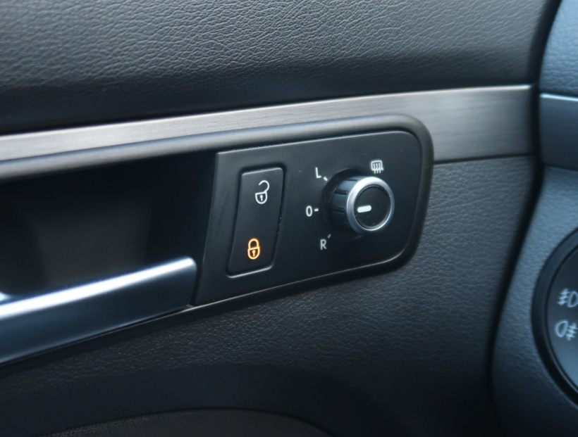 Volkswagen Touran, 2011