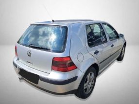 Volkswagen Golf - 2002