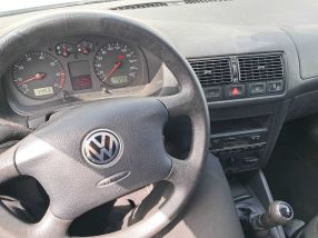 Volkswagen Golf - 2002