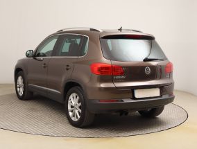 Volkswagen Tiguan - 2012