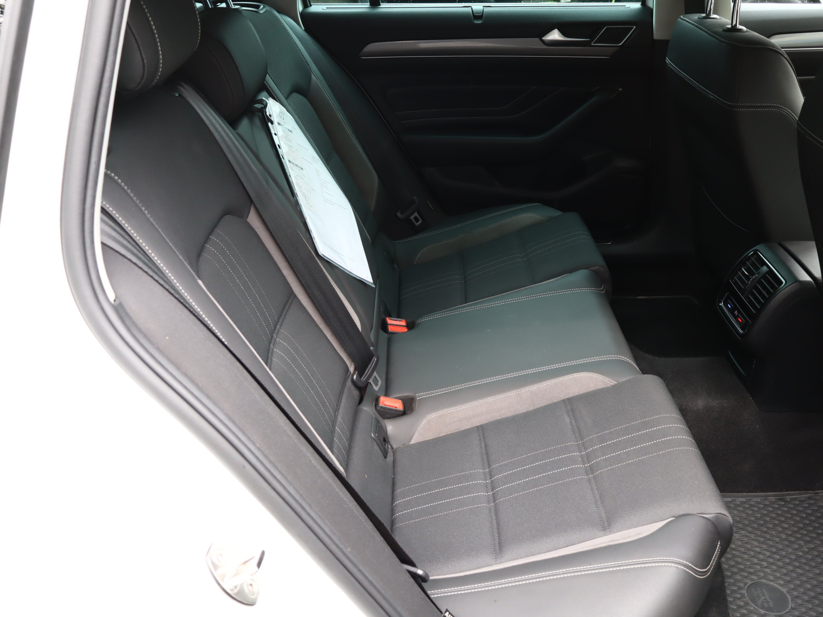Volkswagen Passat - 2021