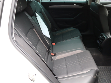Volkswagen Passat - 2021