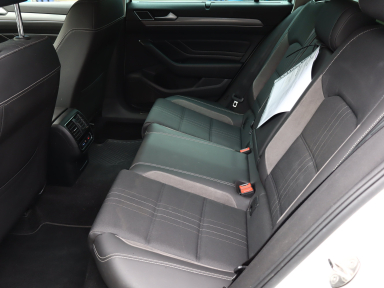 Volkswagen Passat - 2021