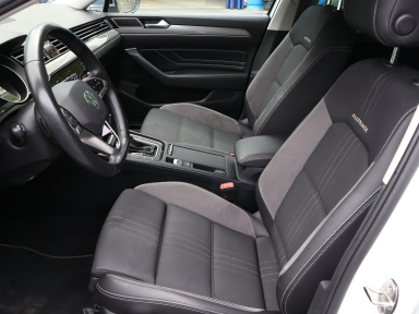 Volkswagen Passat - 2021