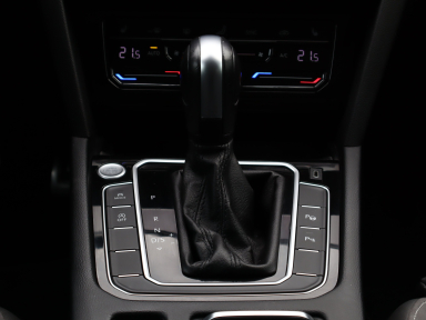 Volkswagen Passat - 2021