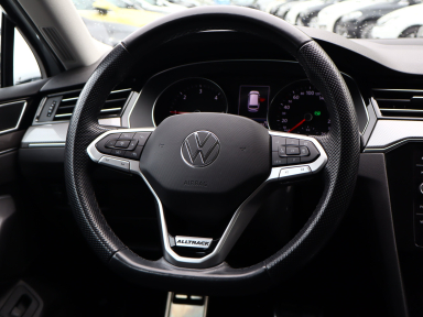 Volkswagen Passat - 2021