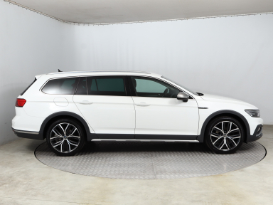 Volkswagen Passat - 2021