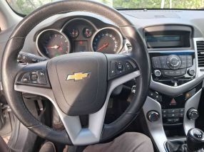 Chevrolet Cruze - 2012