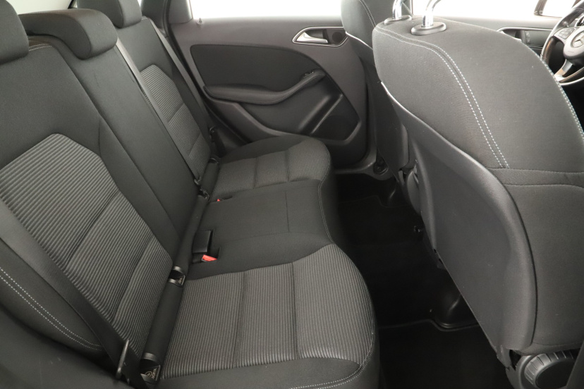 Mercedes-Benz B, 2015