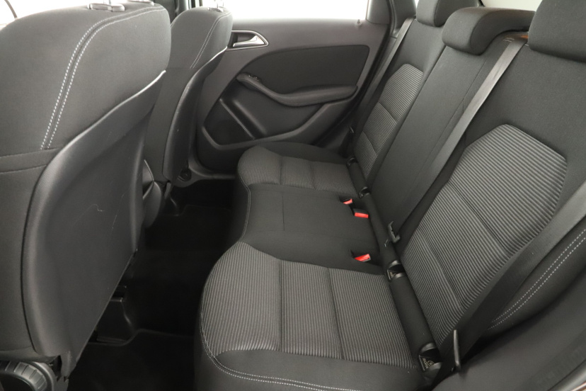 Mercedes-Benz B, 2015