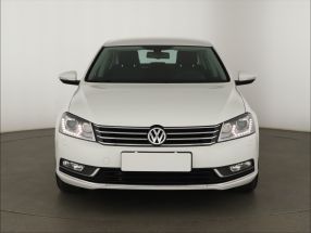 Volkswagen Passat - 2012