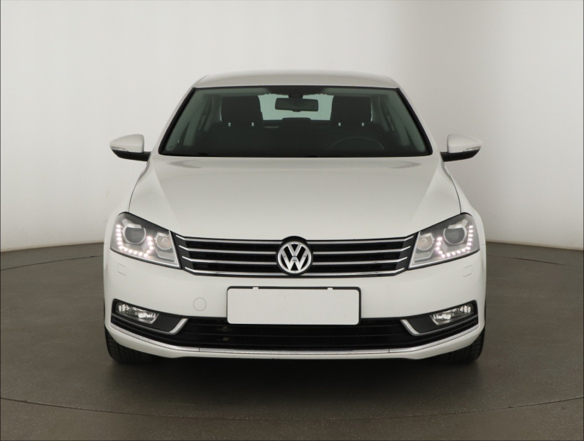 Volkswagen Passat, 2012
