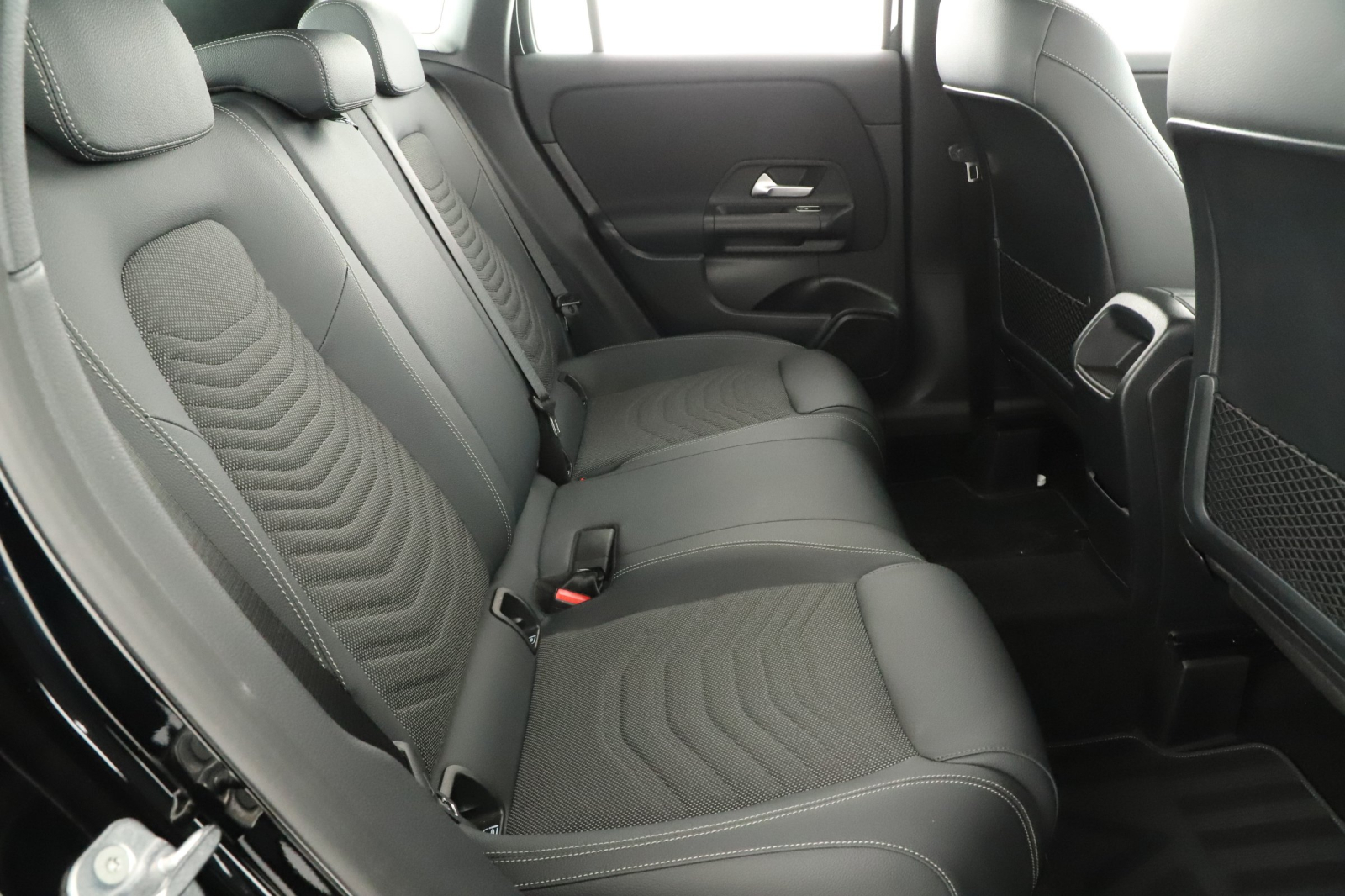 Mercedes-Benz GLA - 2023