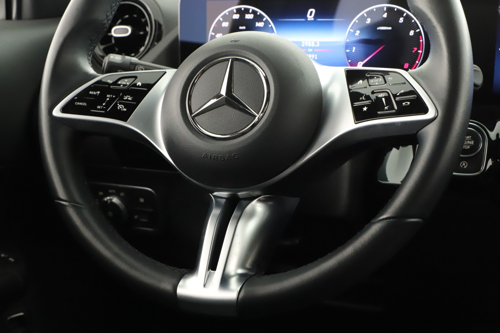 Mercedes-Benz GLA - 2023