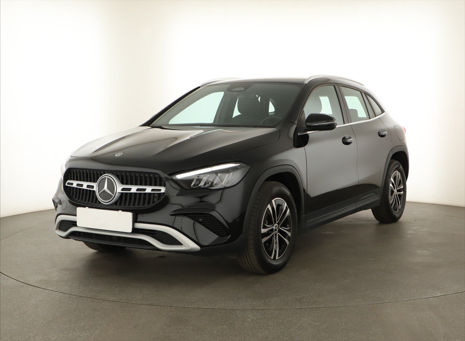 Mercedes-Benz GLA - 2023