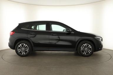 Mercedes-Benz GLA - 2023