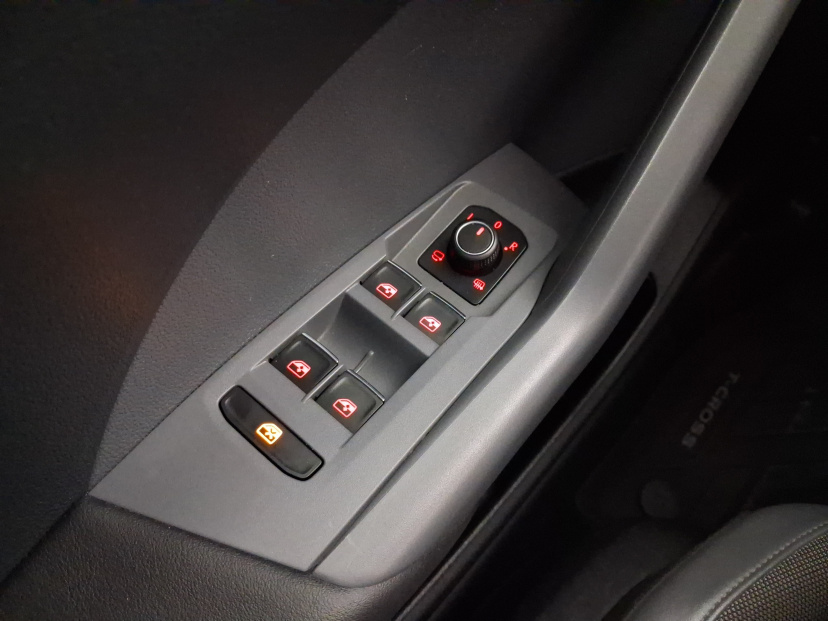 Volkswagen T-Cross, 2019