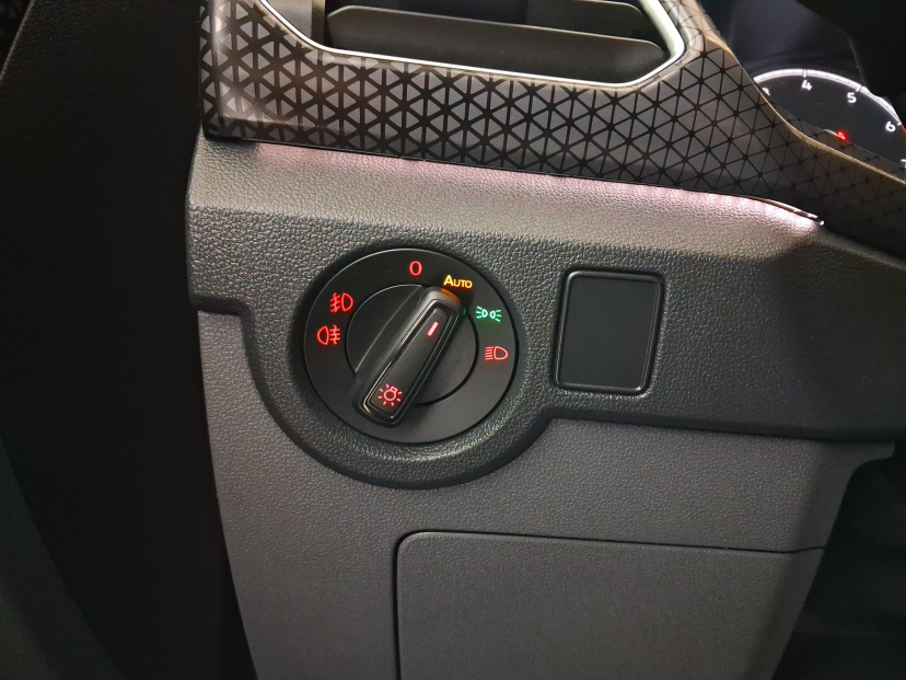 Volkswagen T-Cross, 2019