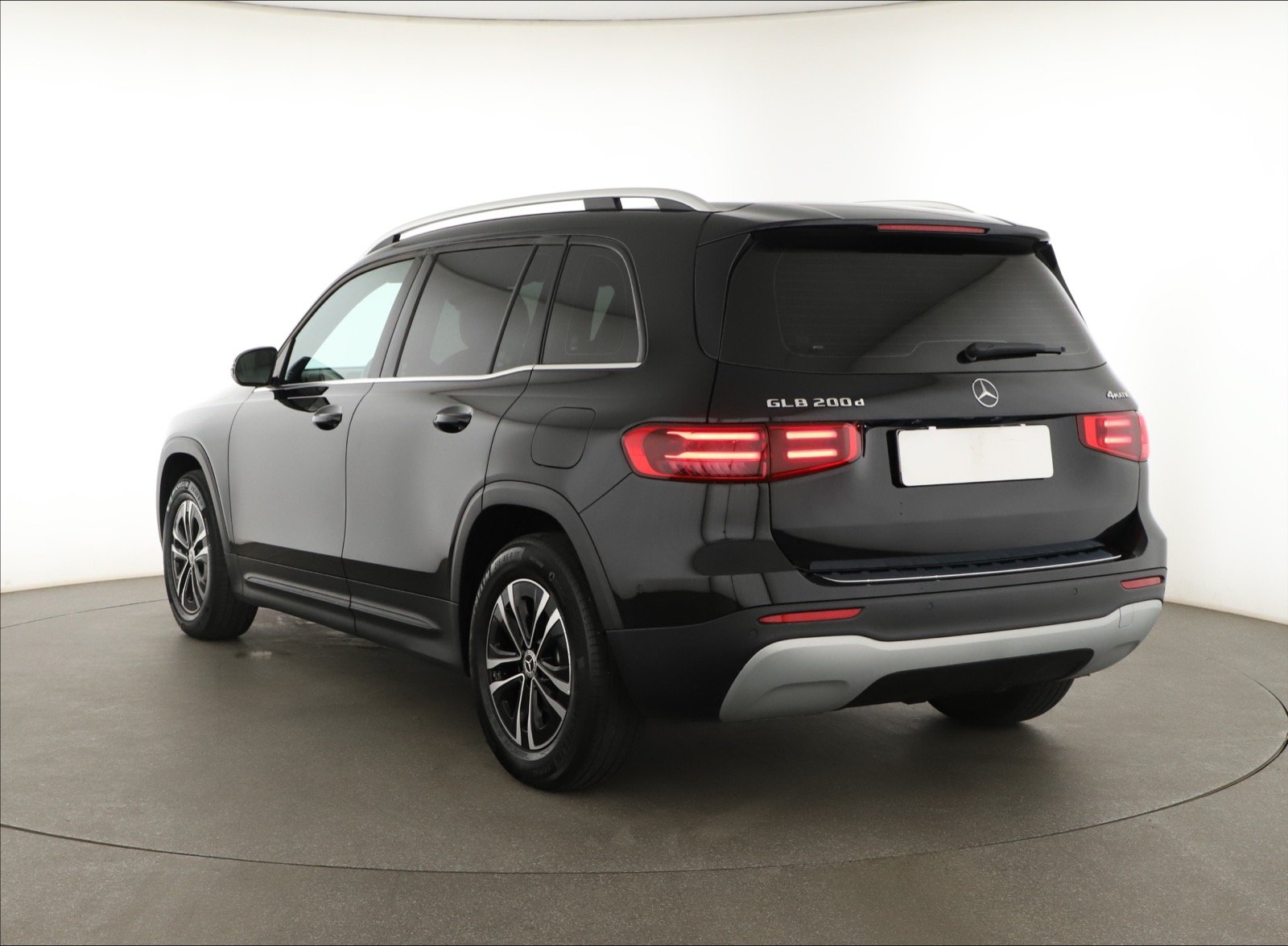 Mercedes-Benz GLB - 2024