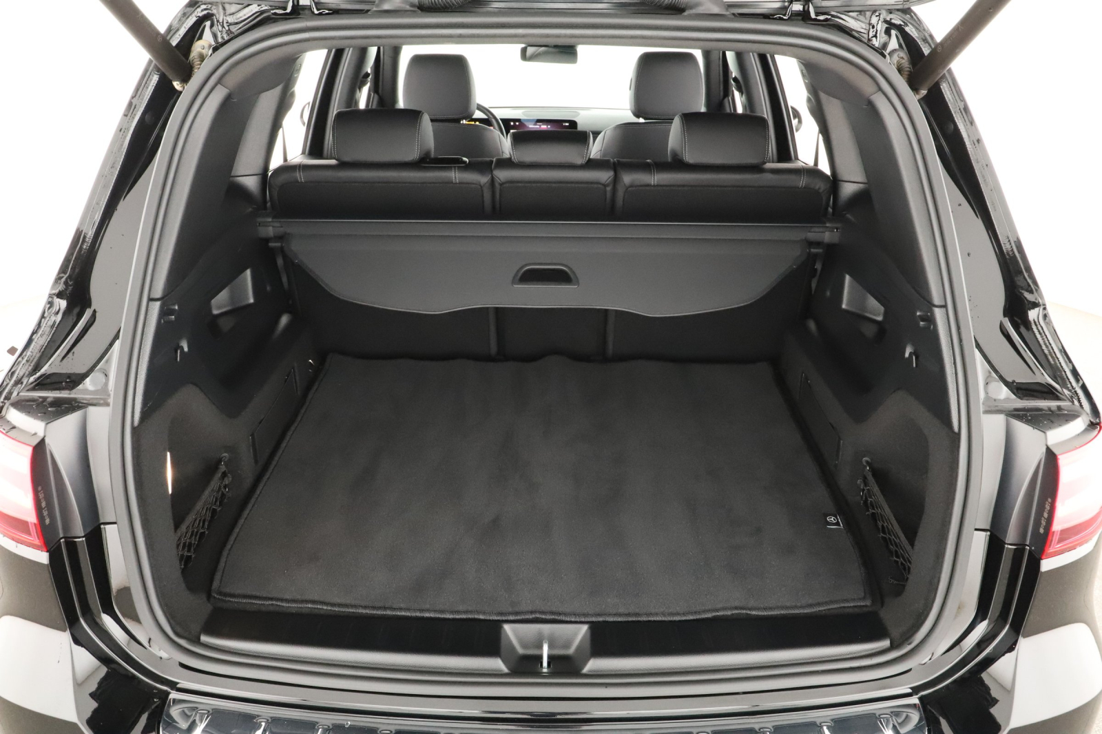 Mercedes-Benz GLB - 2024