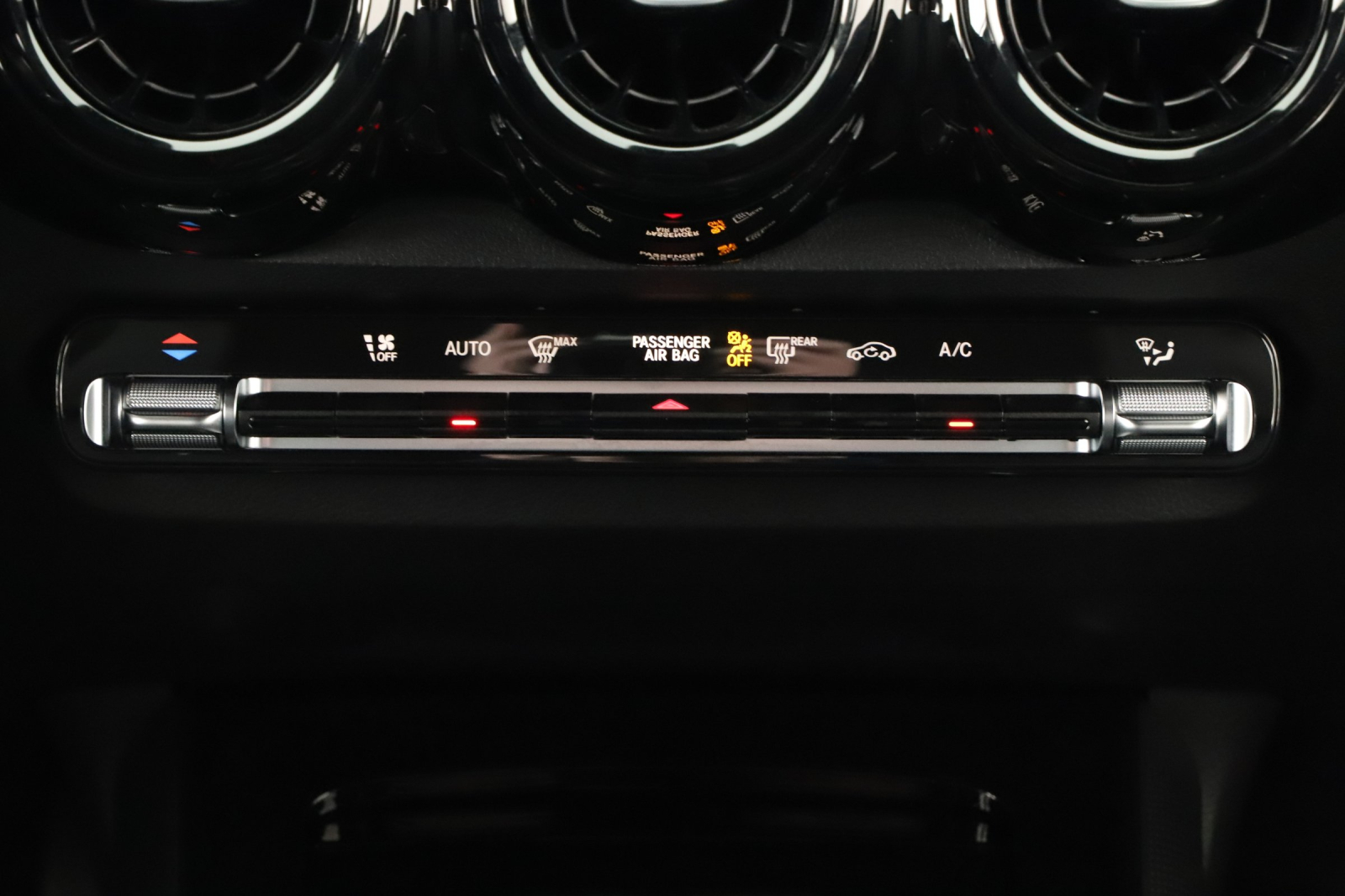 Mercedes-Benz GLB - 2024