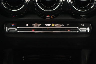 Mercedes-Benz GLB - 2024