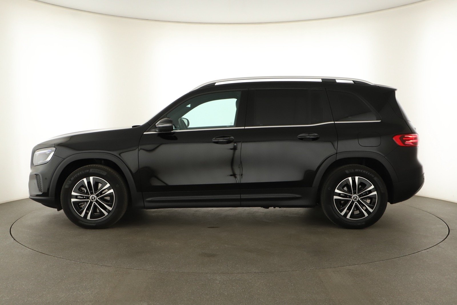 Mercedes-Benz GLB - 2024