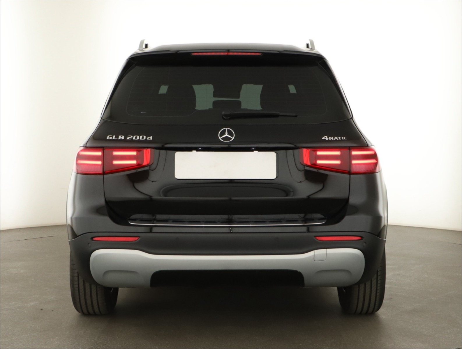 Mercedes-Benz GLB - 2024