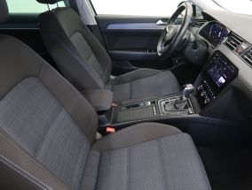 Volkswagen Passat - 2020