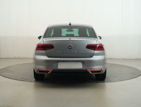 Volkswagen Passat - 2020