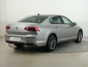 Volkswagen Passat - 2020