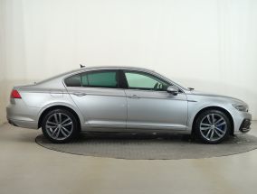 Volkswagen Passat - 2020