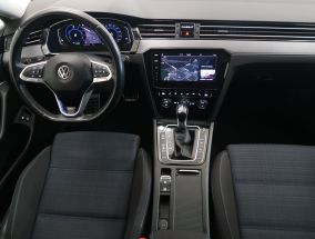 Volkswagen Passat - 2020