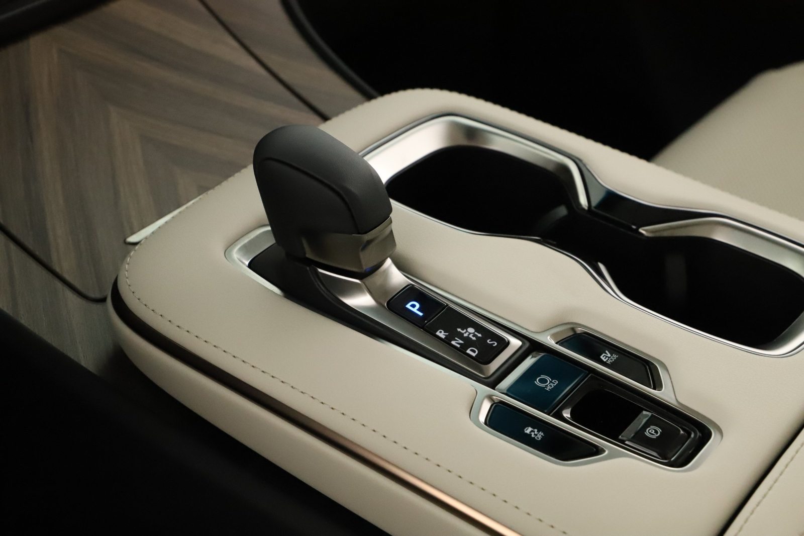 Lexus LM - 2025
