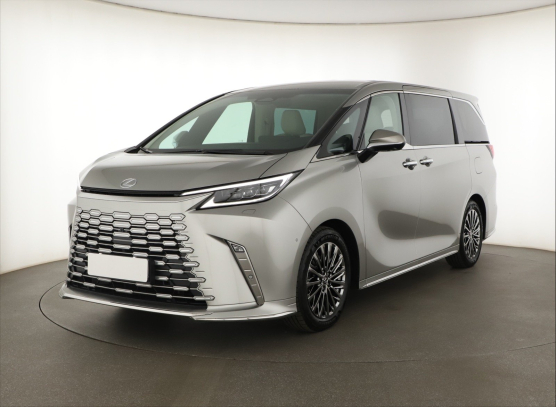 Lexus LM