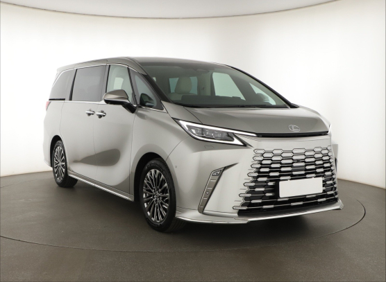 Lexus LM