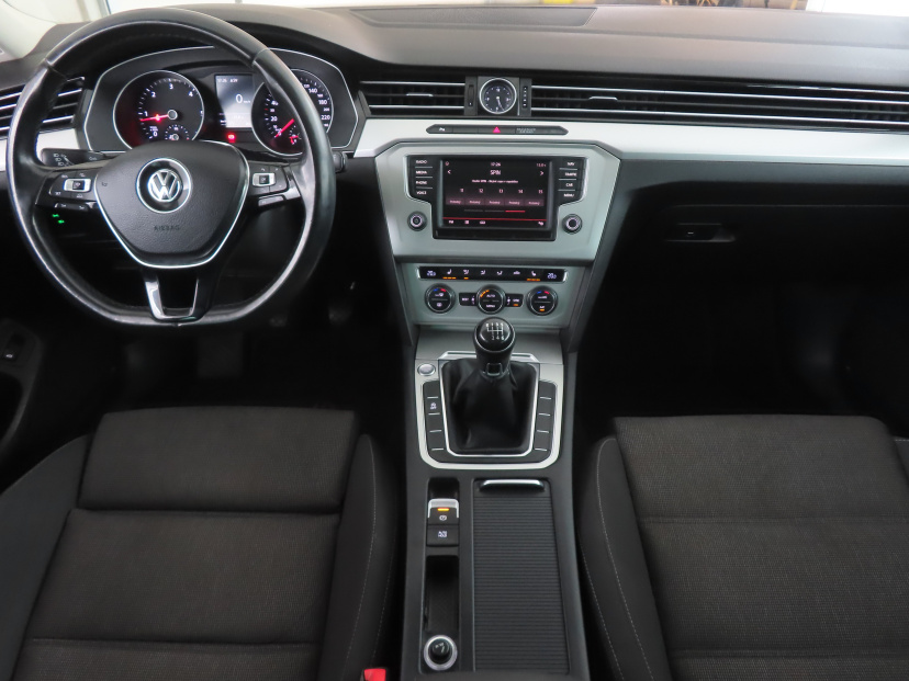 Volkswagen Passat, 2015