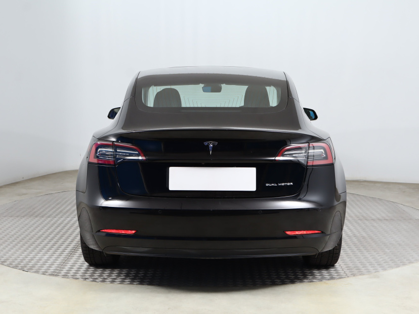 Tesla Model 3, 2019
