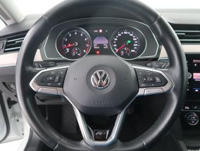 Volkswagen Passat - 2020