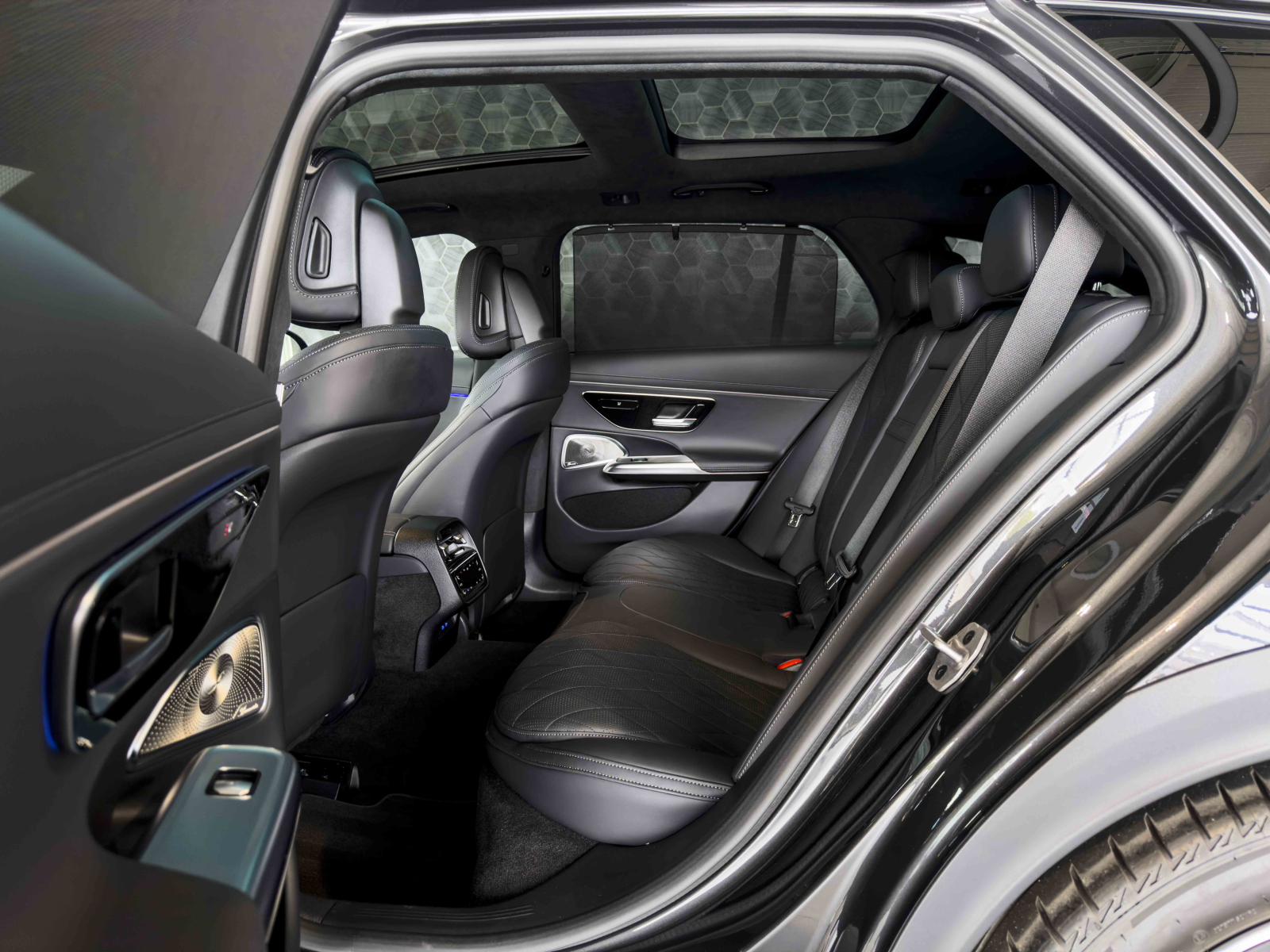 Mercedes-Benz E - 2023