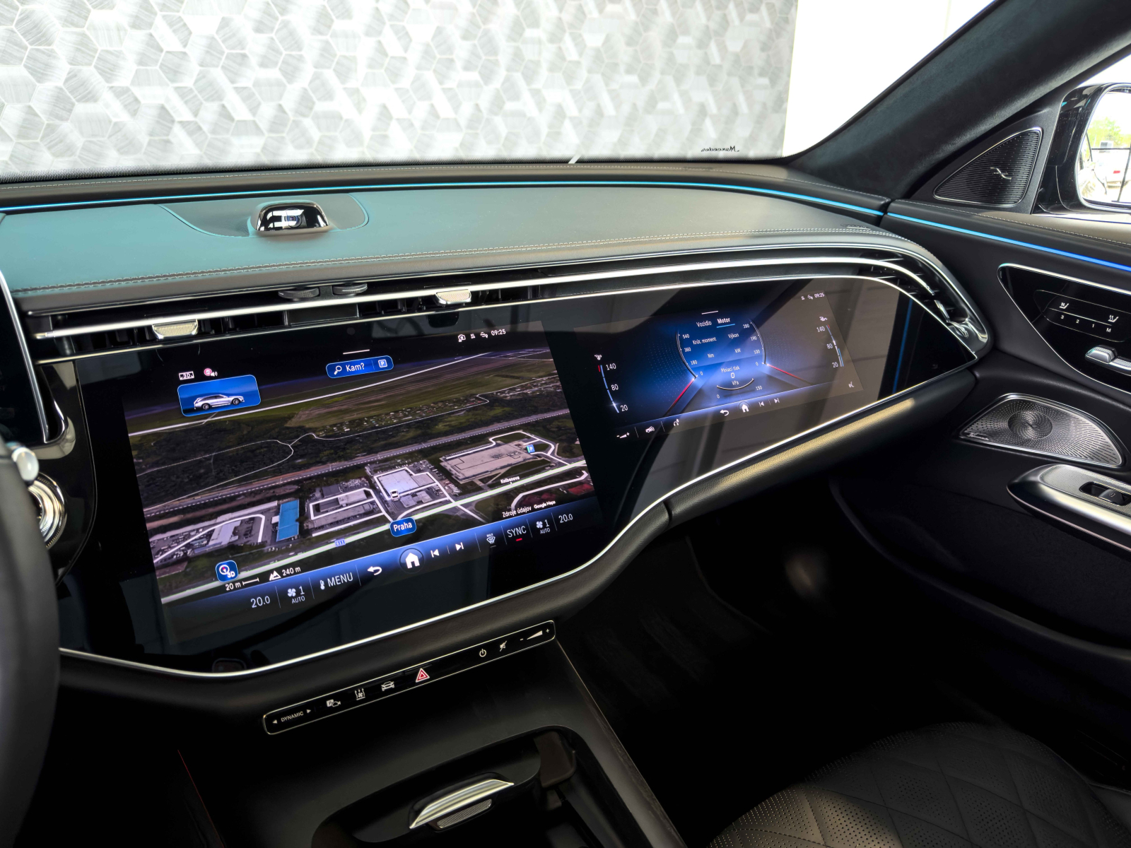 Mercedes-Benz E - 2023