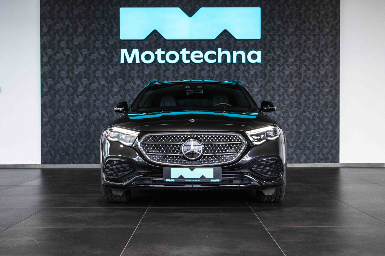 Mercedes-Benz E - 2023