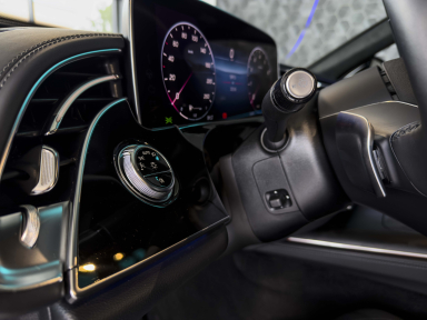 Mercedes-Benz E - 2023